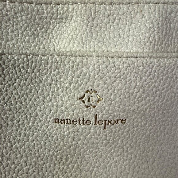 Nanette Lepore Leather Crossbody Bag, Purse.  White.  Zipper Top Long Adjustable - Picture 4 of 10